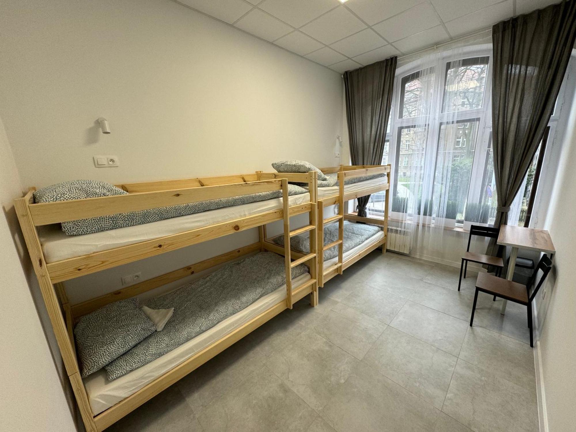 Green Hostel Katowice - 24H Parking エクステリア 写真