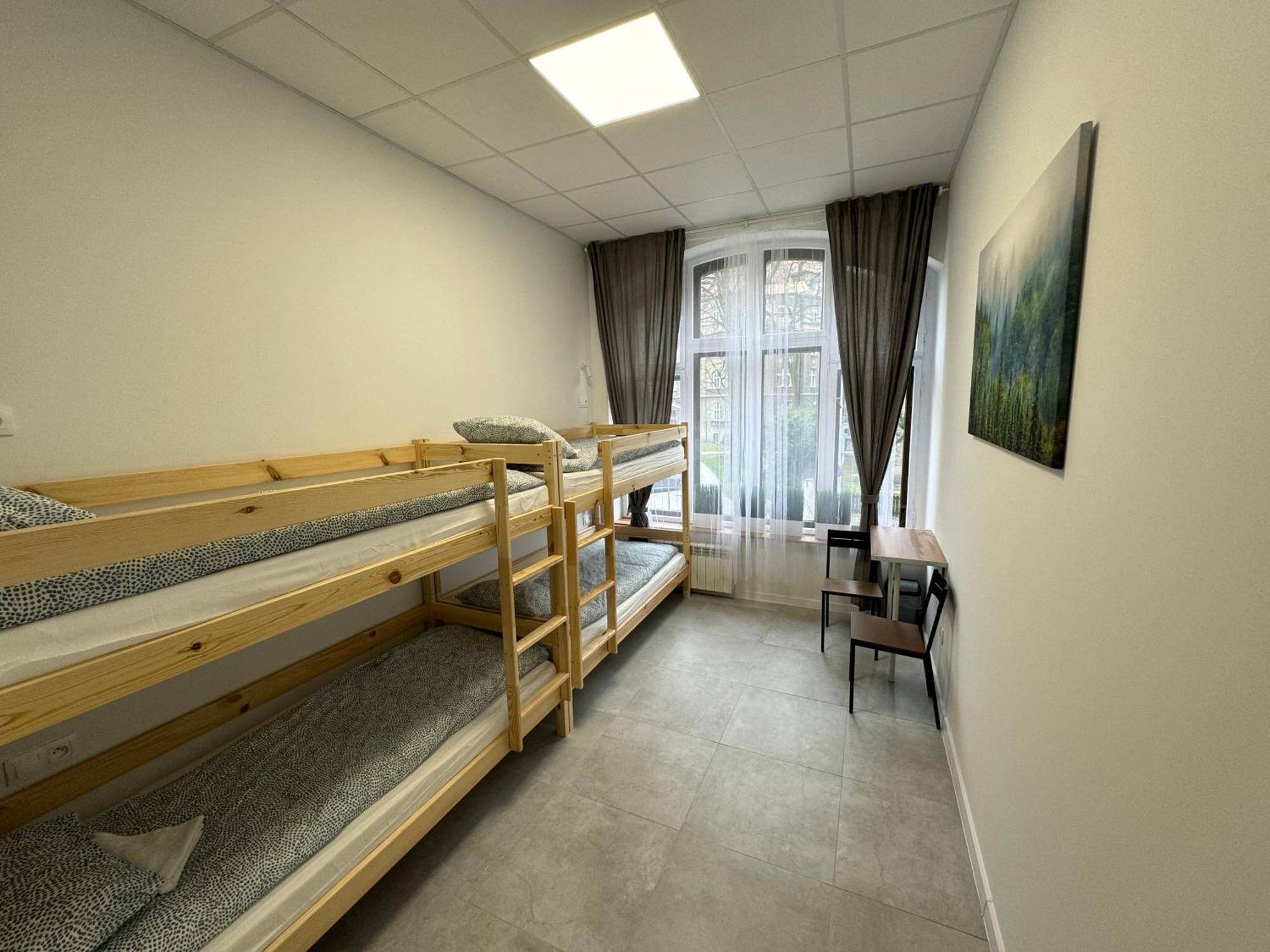 Green Hostel Katowice - 24H Parking エクステリア 写真