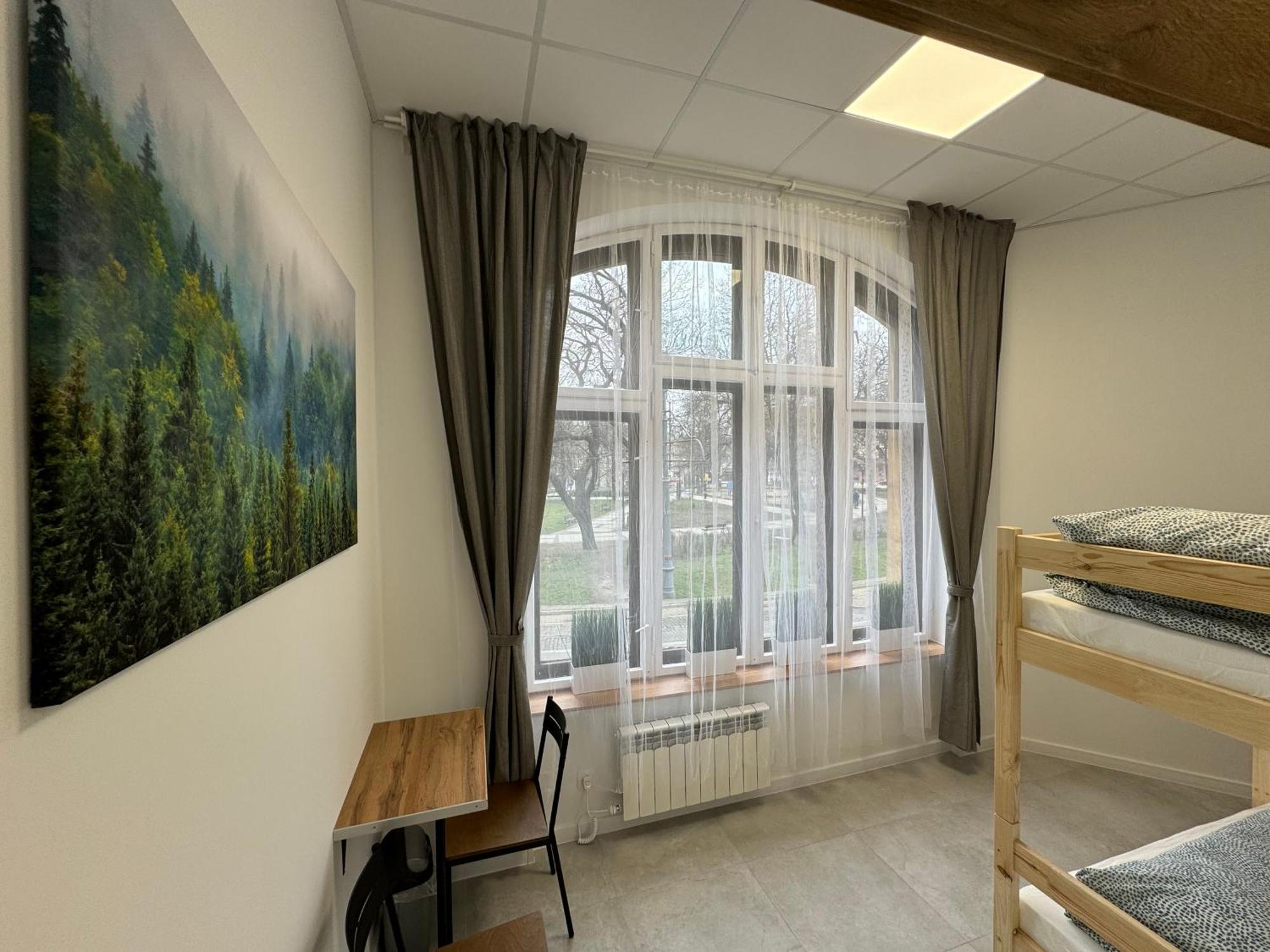 Green Hostel Katowice - 24H Parking エクステリア 写真