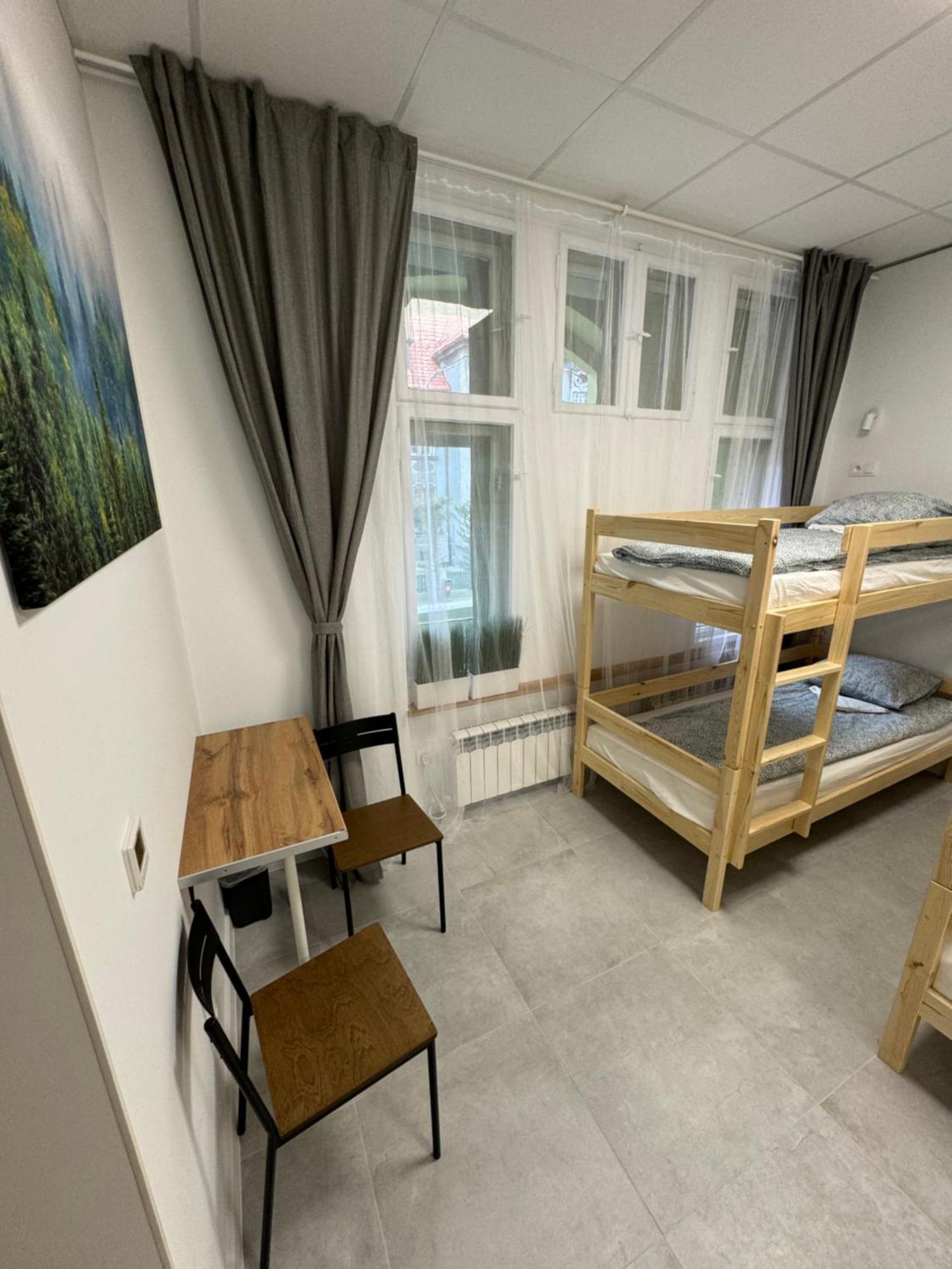 Green Hostel Katowice - 24H Parking エクステリア 写真
