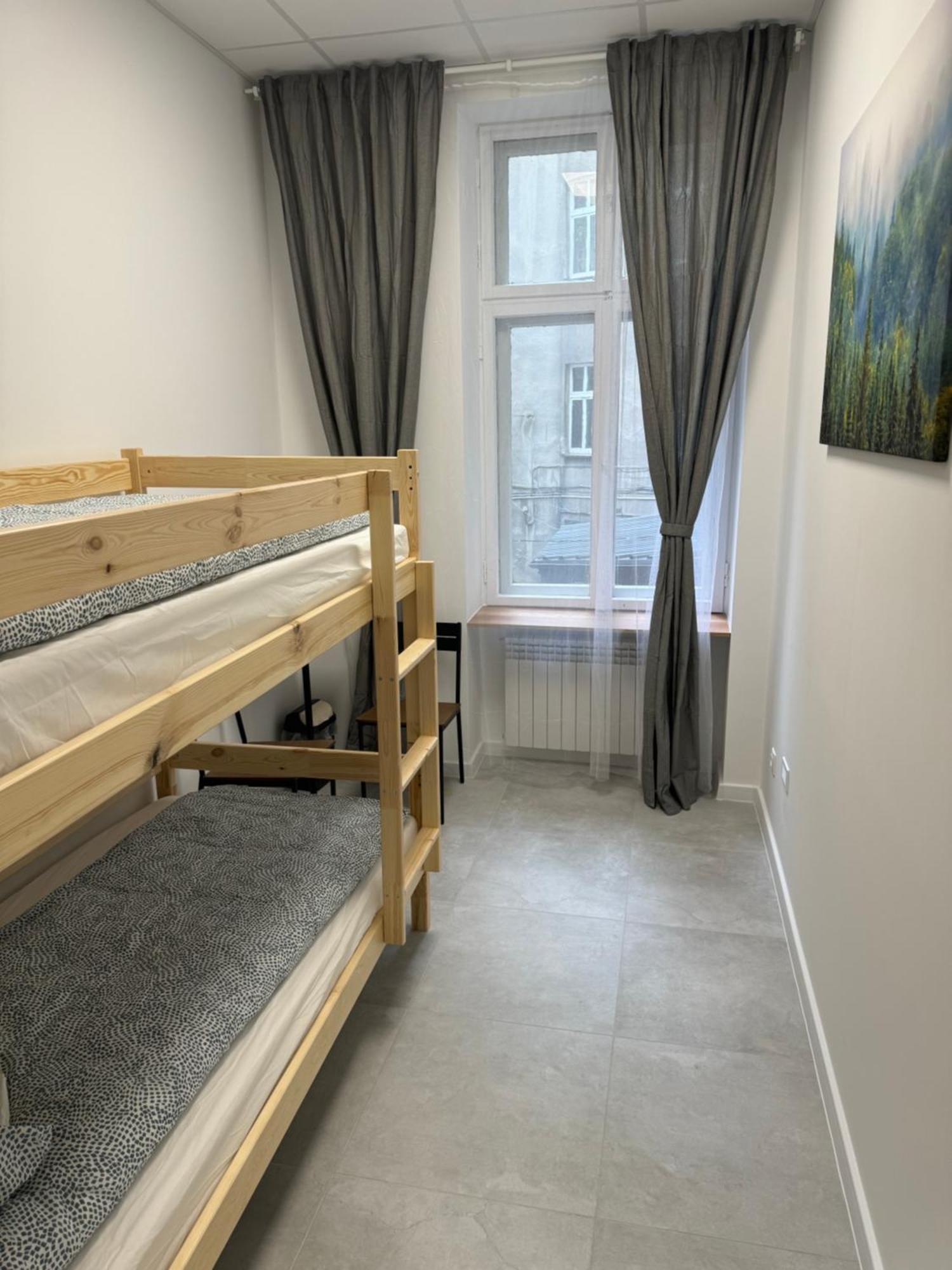 Green Hostel Katowice - 24H Parking エクステリア 写真