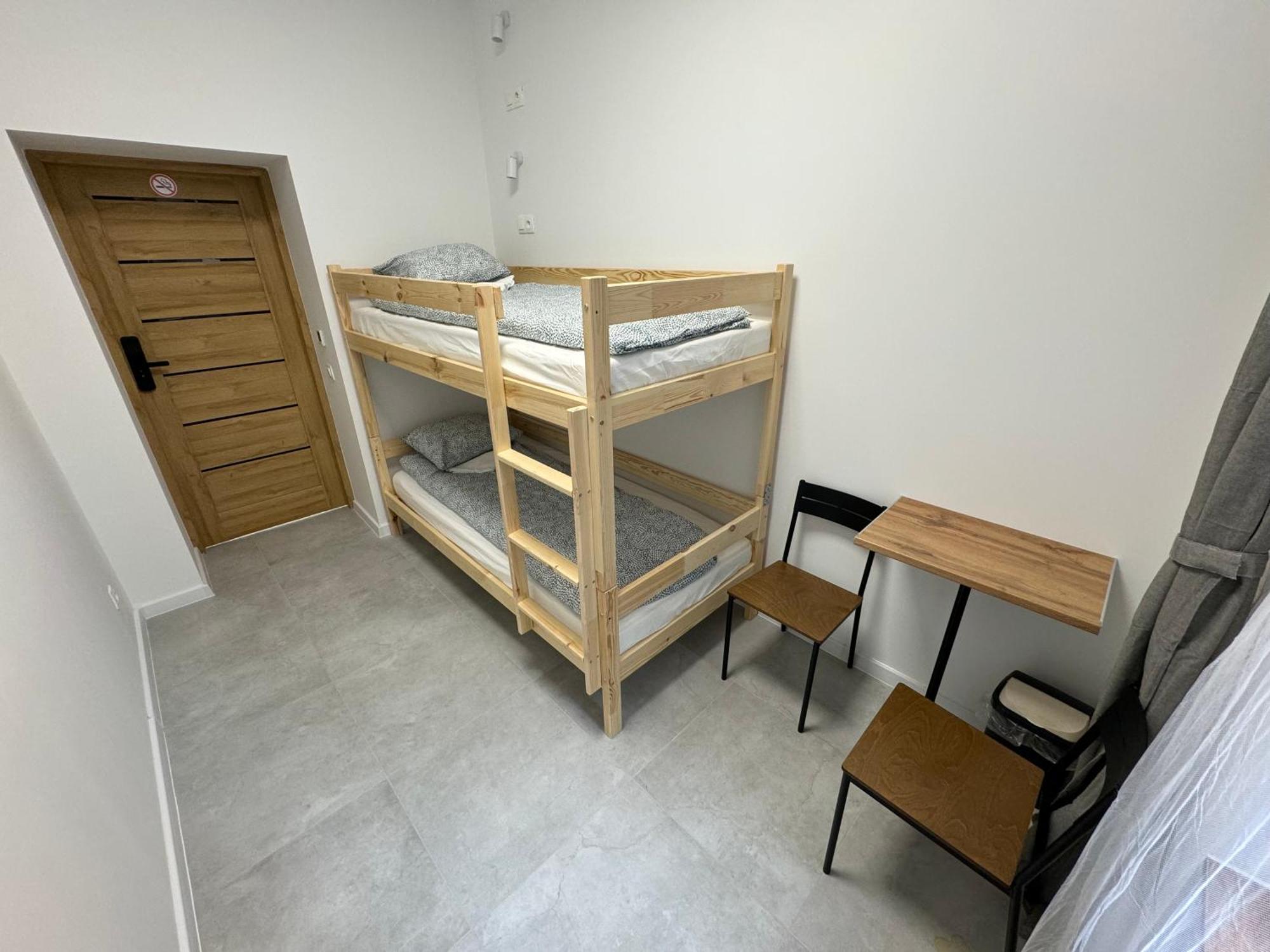 Green Hostel Katowice - 24H Parking エクステリア 写真