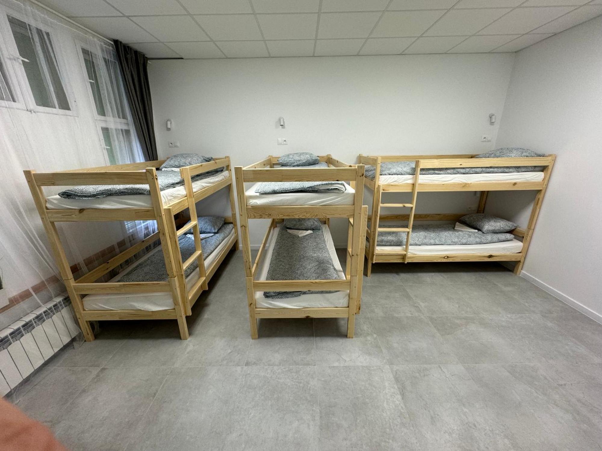 Green Hostel Katowice - 24H Parking エクステリア 写真